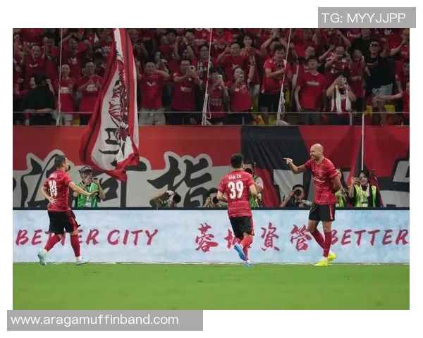 赛后分析：上海足球队与成都足球队的战术对决与启示